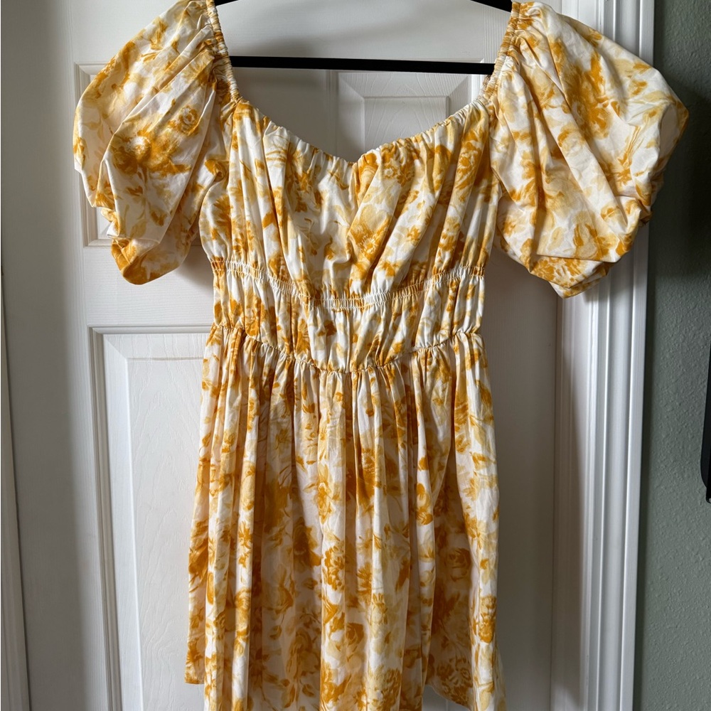 Abercrombie & Fitch Yellow and White Smocked Puff Sleeve Blouse